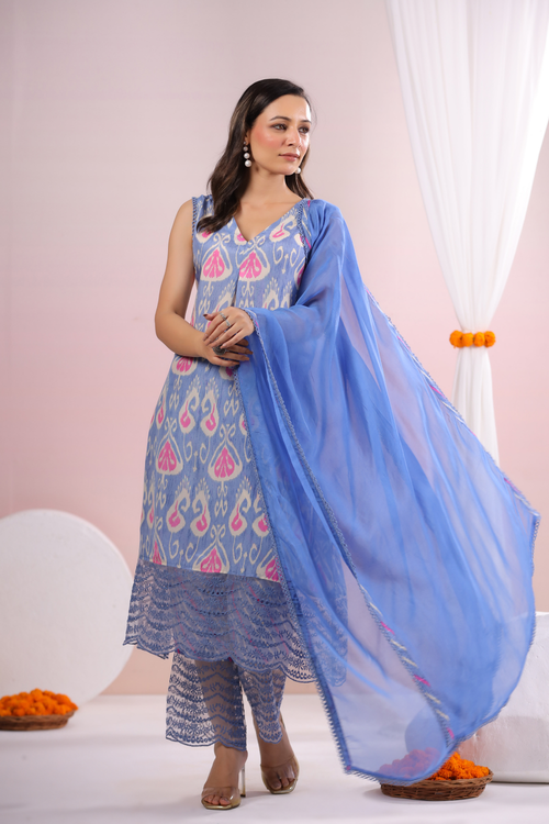 Lavender Muslin Suit Set with Organza Dupatta & Embroidered Detailing