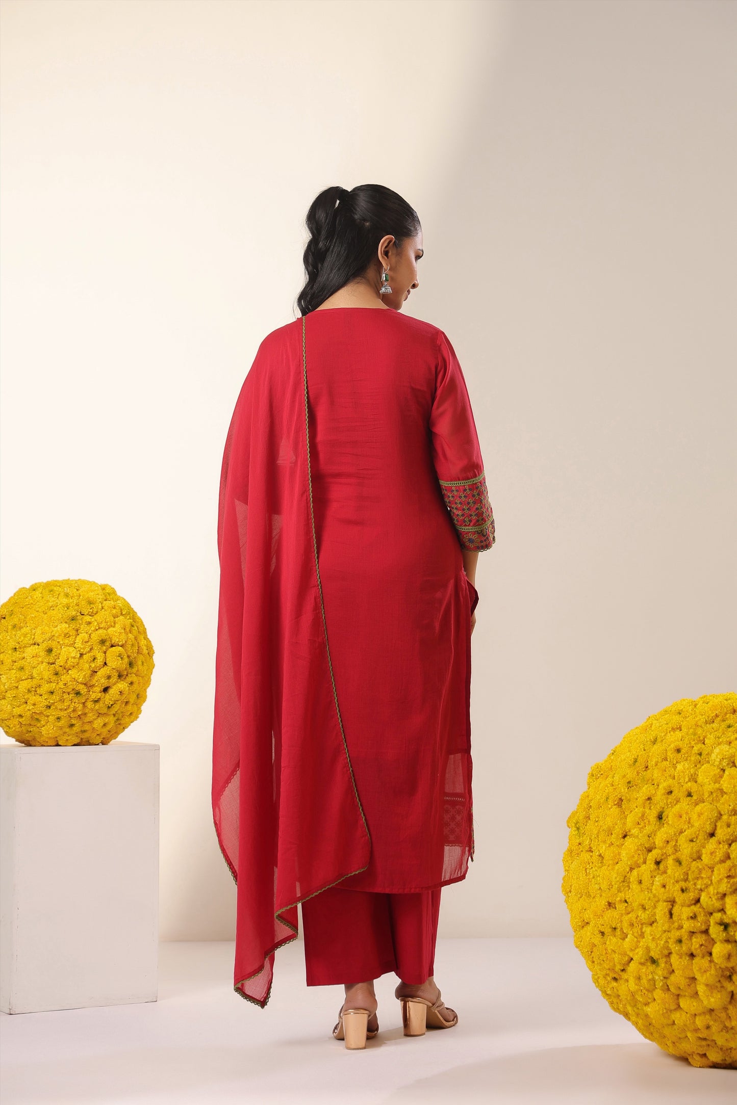 Brick Red Mul Cotton Suit Set with Thread Embroidery