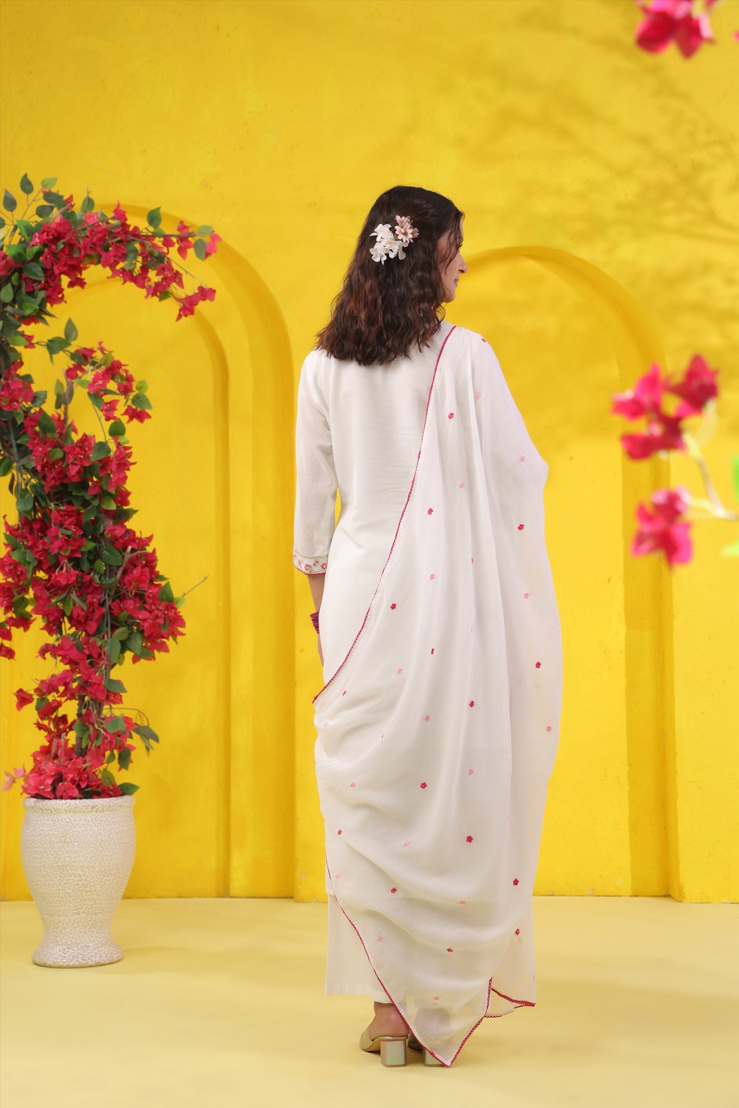 White Mul Cotton Suit Set with Rose Pink Thread Embroidery
