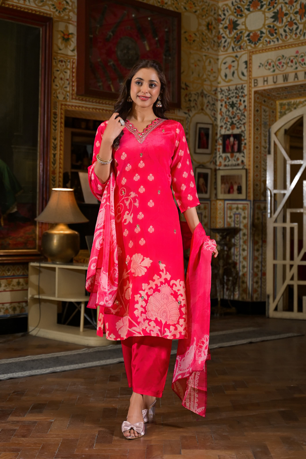 Pink Pure Crepe Suit with Printed Patterns & Organza Dupatta