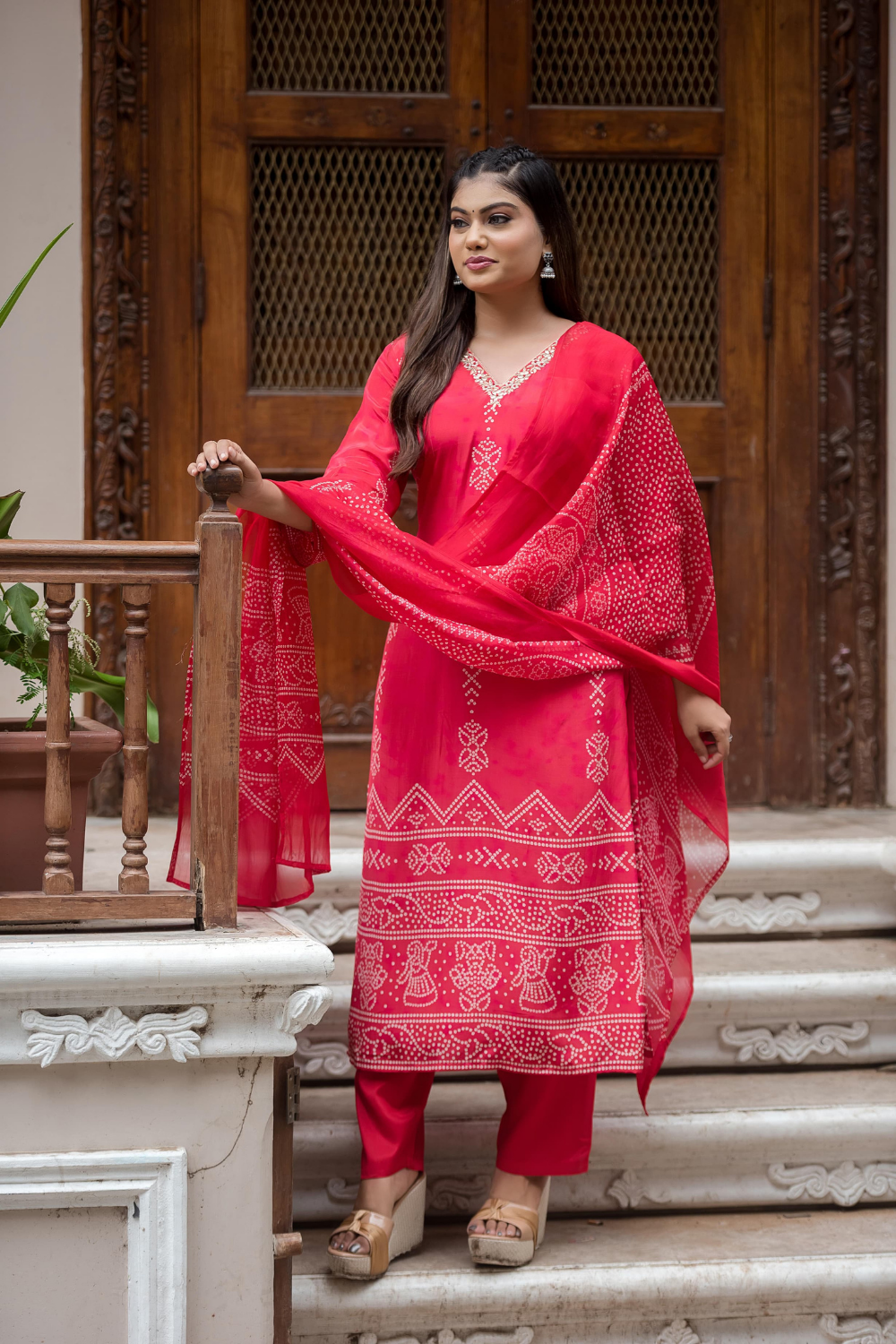 Pink Pure Crepe Printed Suit with Organza Dupatta