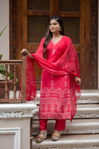 Pink Pure Crepe Printed Suit with Organza Dupatta