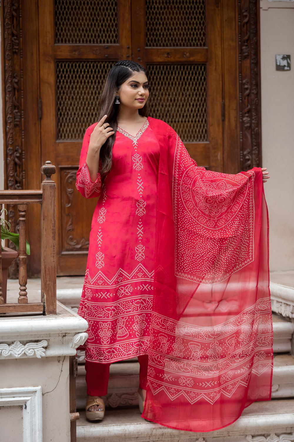 Pink Pure Crepe Printed Suit with Organza Dupatta