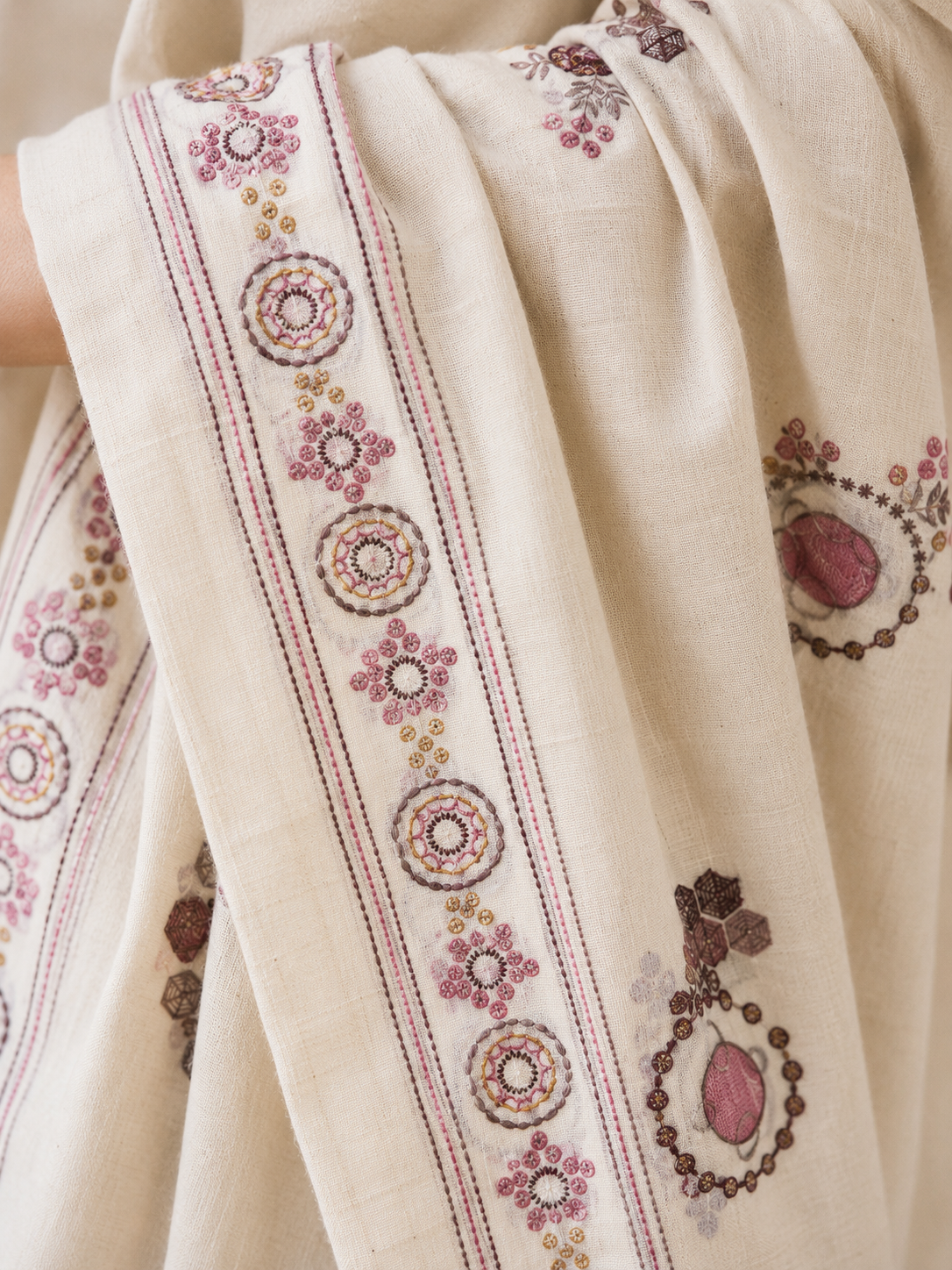 Linen Cotton Suit Set with Embroidered Detailing
